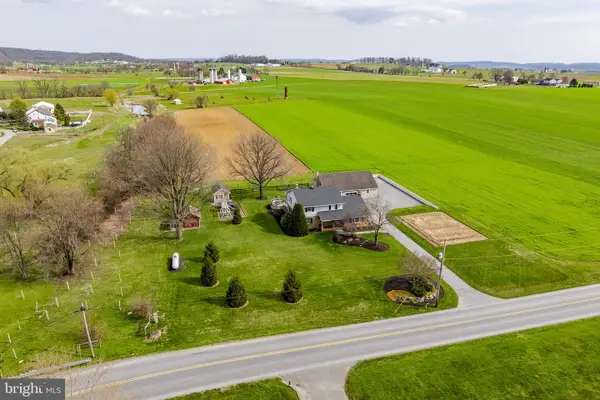 897 S Custer Ave, NEW HOLLAND, PA 17557