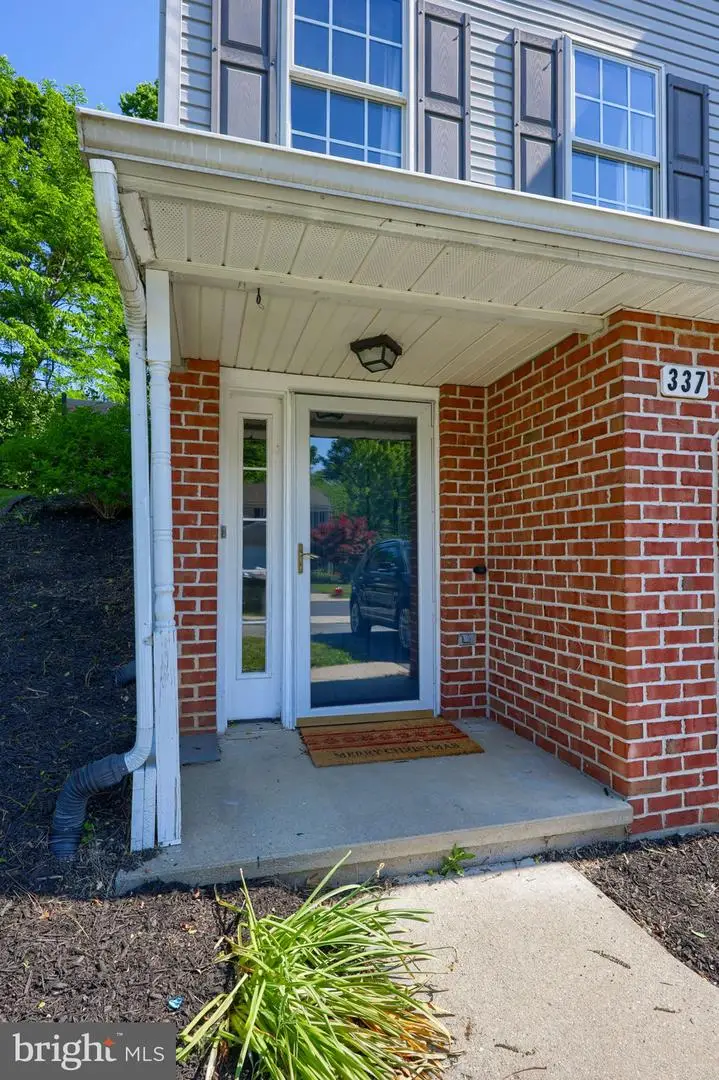 337 Crosswinds Dr, Lititz, PA 17543 - #2