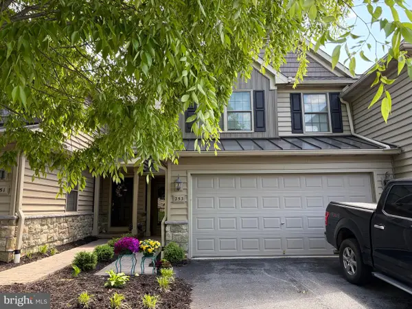 253 Fieldcrest Ln, EPHRATA, PA 17522