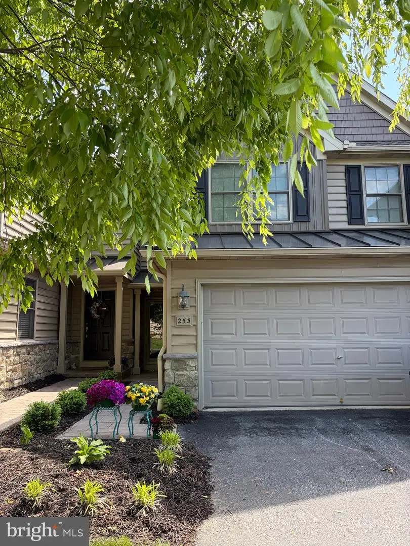 253 Fieldcrest Ln, Ephrata, PA 17522 - #2