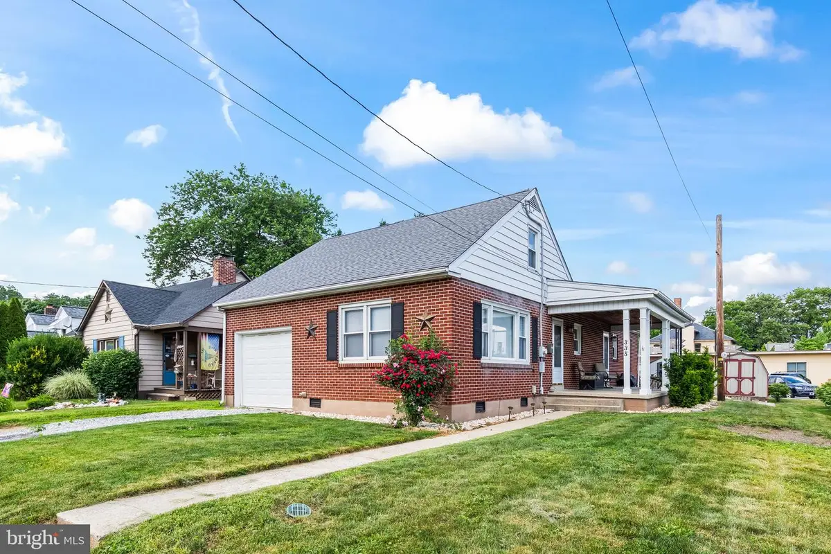 335 N 6th St, Columbia, PA 17512 - #1