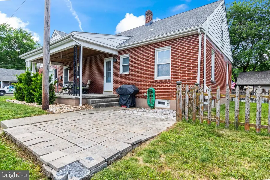 335 N 6th St, Columbia, PA 17512 - #3