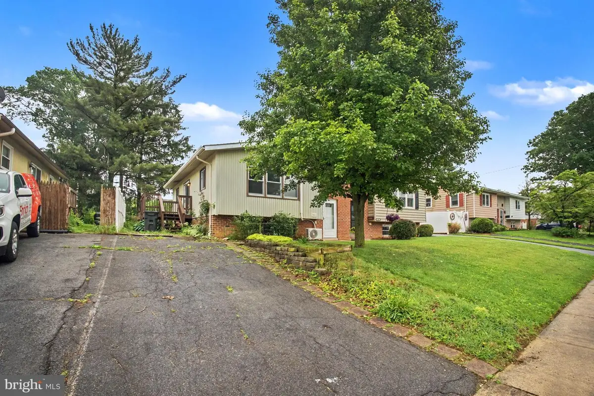 541 Golden St, Lititz, PA 17543 - #1