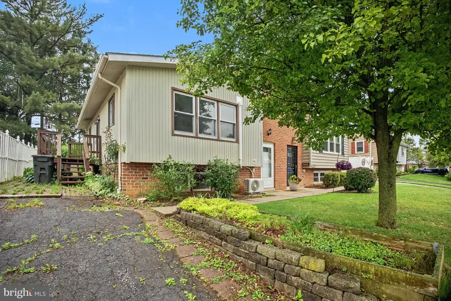 541 Golden St, Lititz, PA 17543 - #2