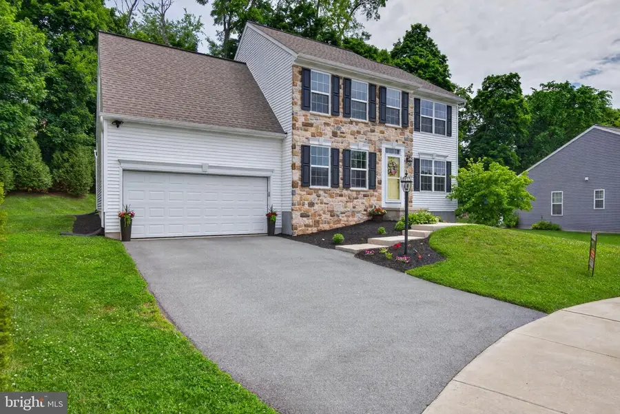 18 Copperwood Ln, Ephrata, PA 17522 - #2