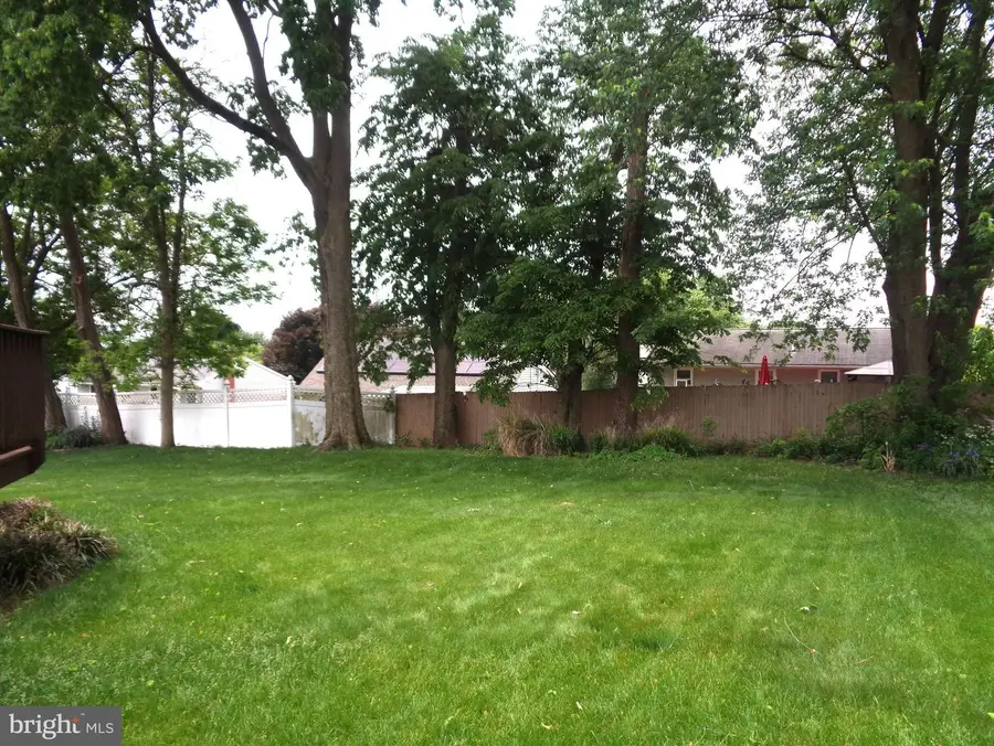 326 Barberry Dr, Lancaster, PA 17601 - #2