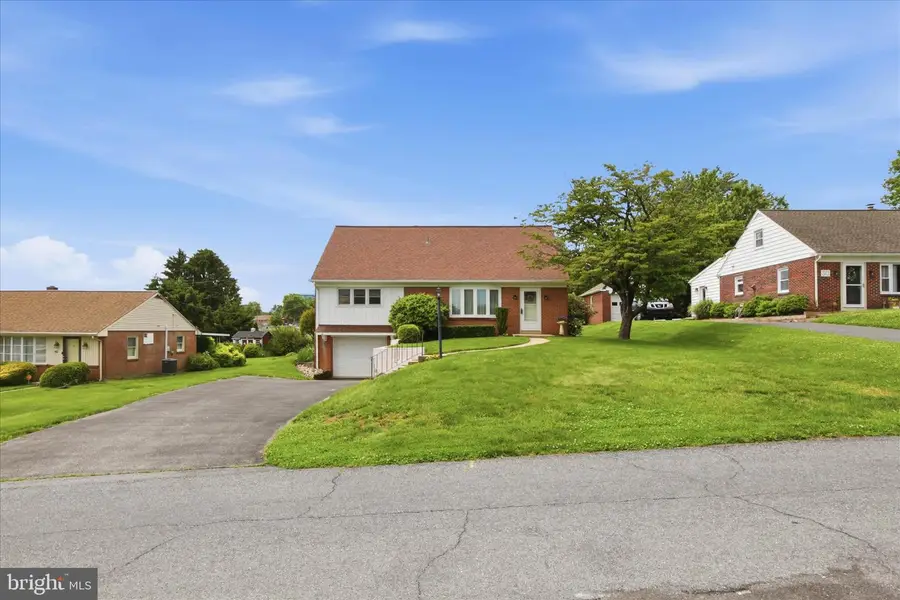 48 Highland Dr, Lancaster, PA 17602 - #2