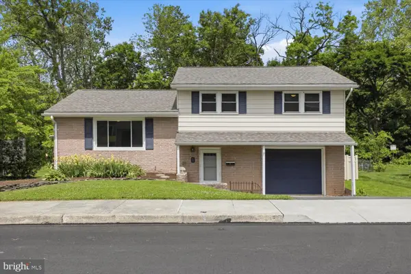 71 Circle Dr, EPHRATA, PA 17522