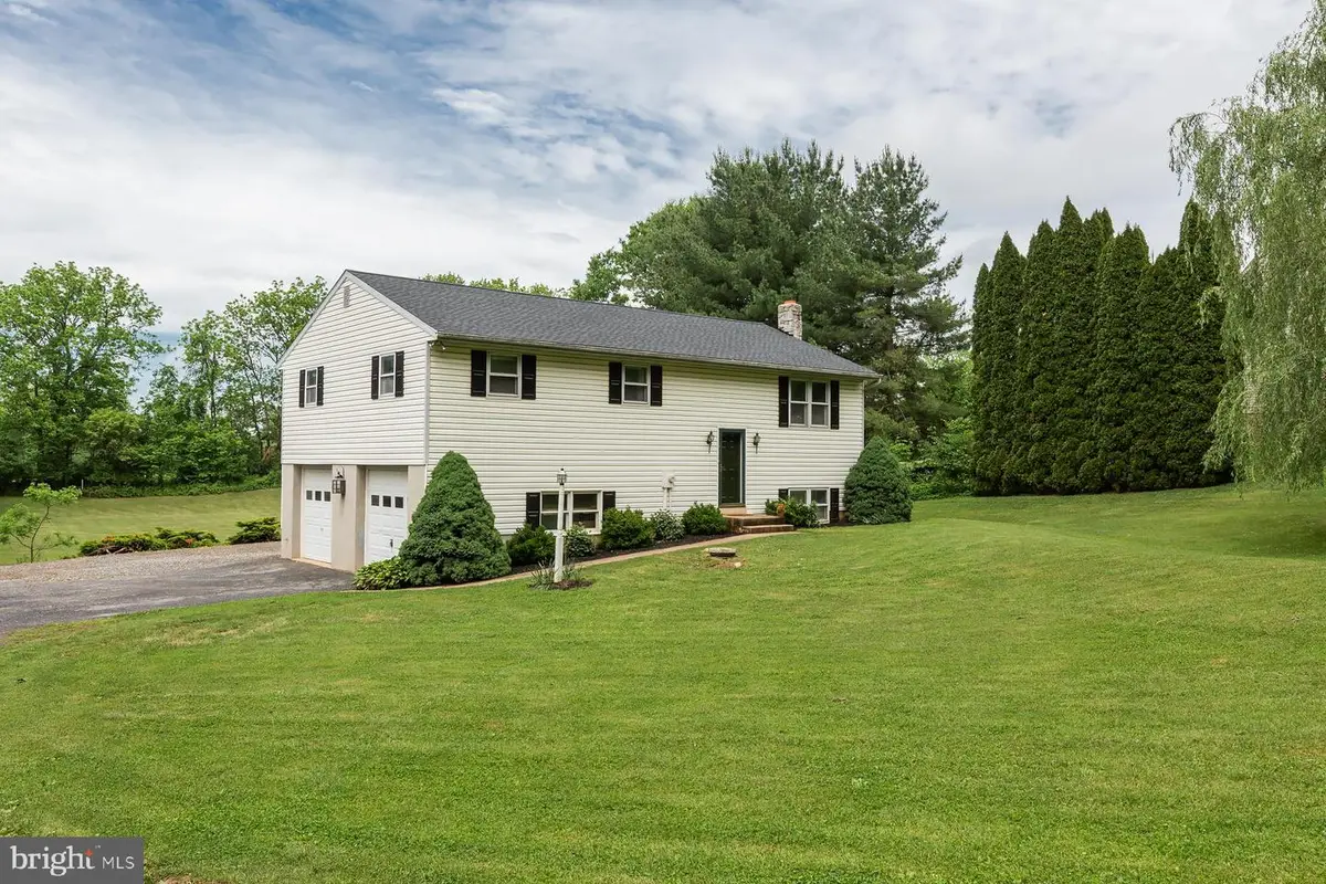 3 Apache Ln, Willow Street, PA 17584 - #1