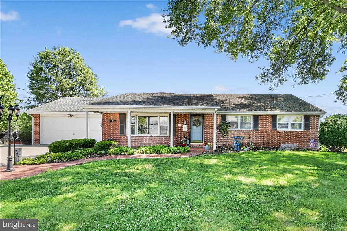 627 Pine Hill Rd, Lititz, PA 17543 - #1