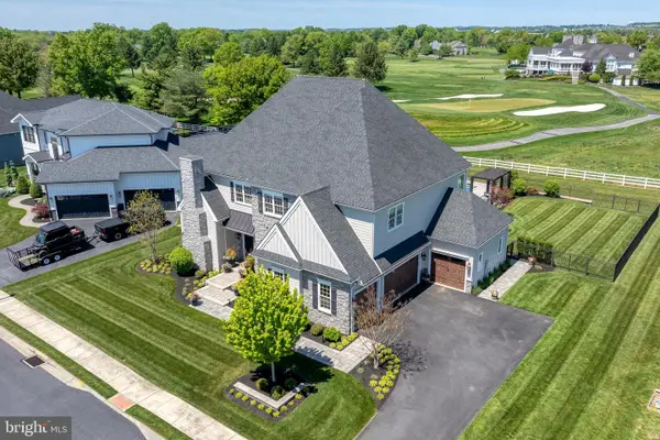 685 Fleetwood Dr, LITITZ, PA 17543