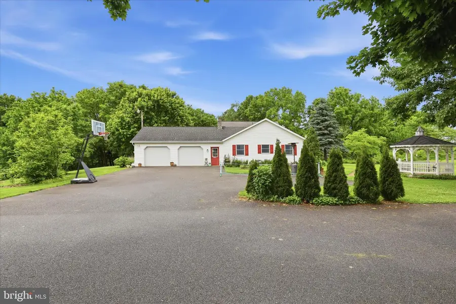 2588 Mount Pleasant Rd, Mount Joy, PA 17552 - #3