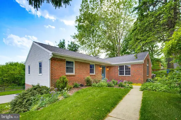 322 Hilltop Rd, STRASBURG, PA 17579
