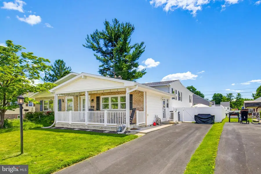 449 W Marion St, Lititz, PA 17543 - #3