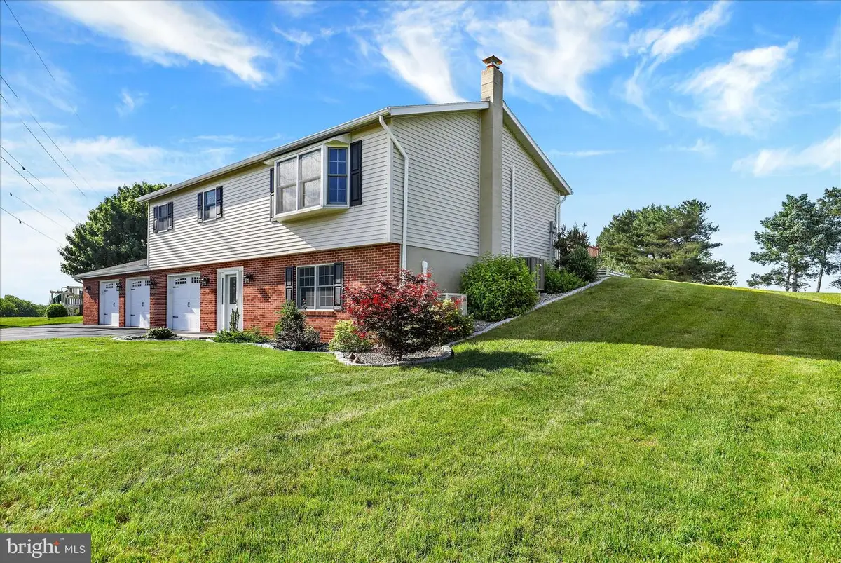 527 Ridgeview Rd S, Elizabethtown, PA 17022 - #1