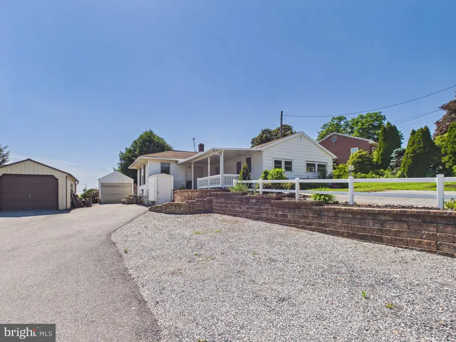 479 Spring Grove Rd, East Earl, PA 17519 - #2