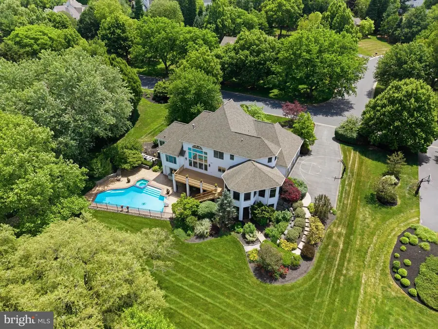 367 Millpond Dr, Lititz, PA 17543 - #2