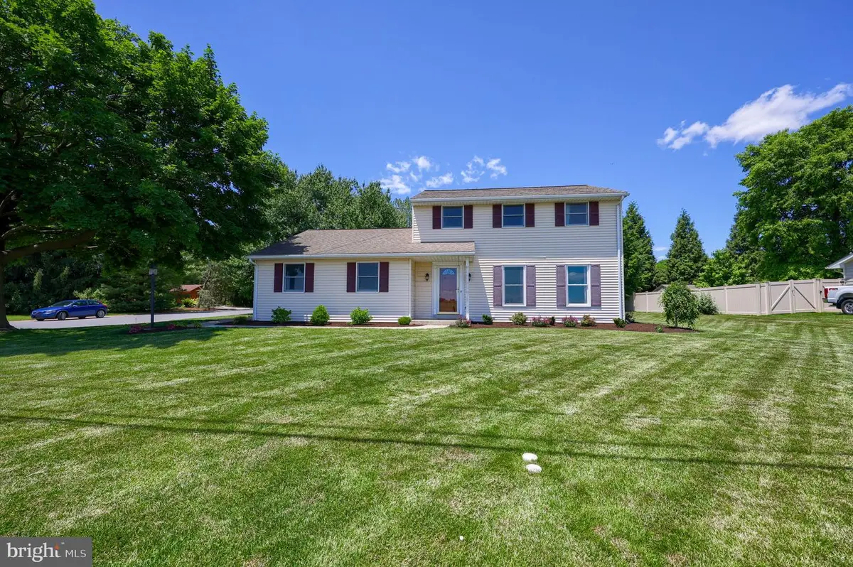 219 Tobacco Rd, Ephrata, PA 17522 - #1