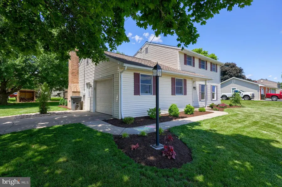 219 Tobacco Rd, Ephrata, PA 17522 - #2