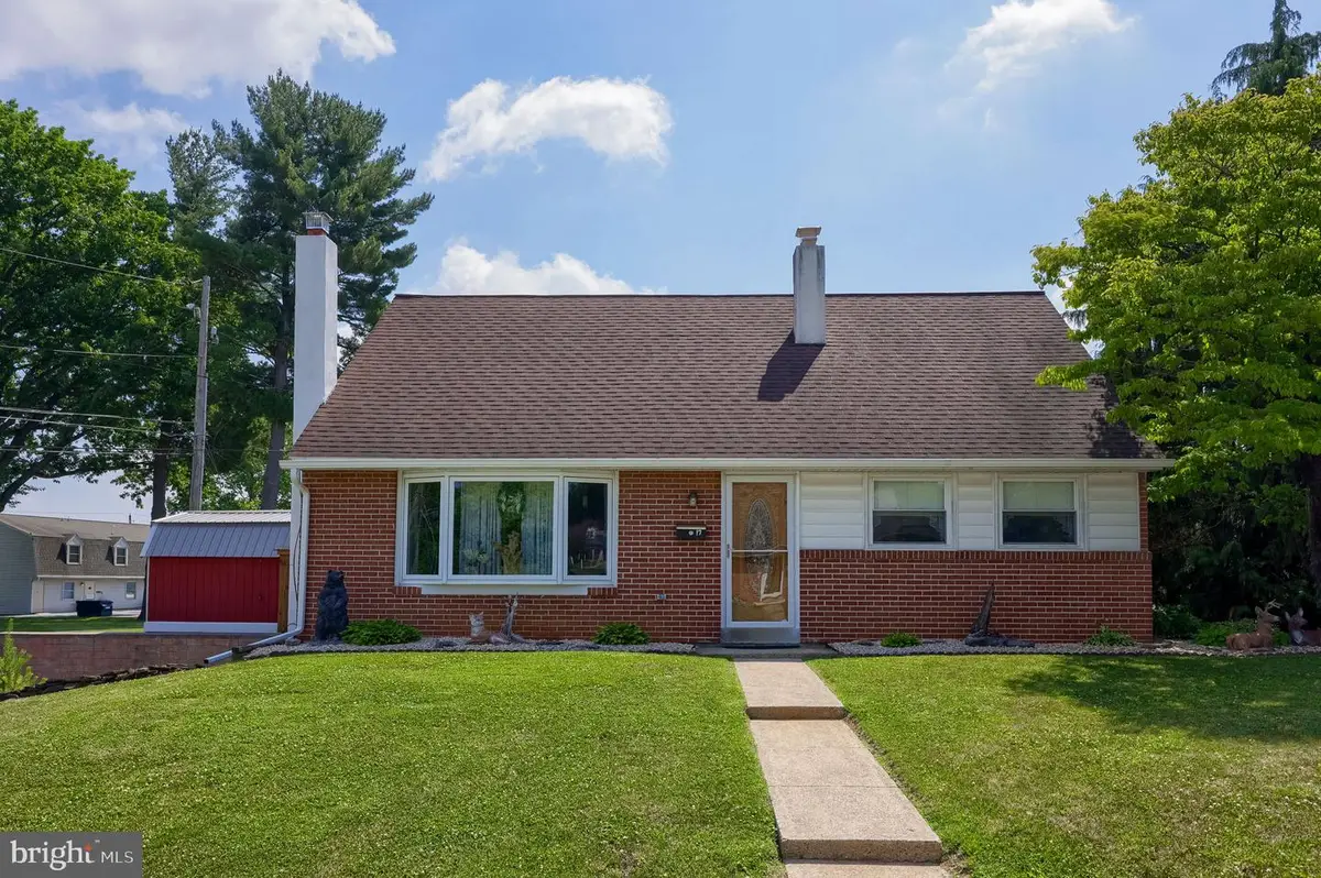 17 S Elm St, Lititz, PA 17543 - #1