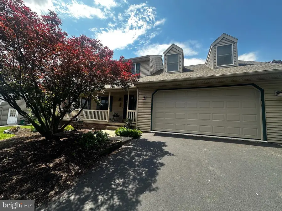 233 Midland Cir, Mount Joy, PA 17552 - #2
