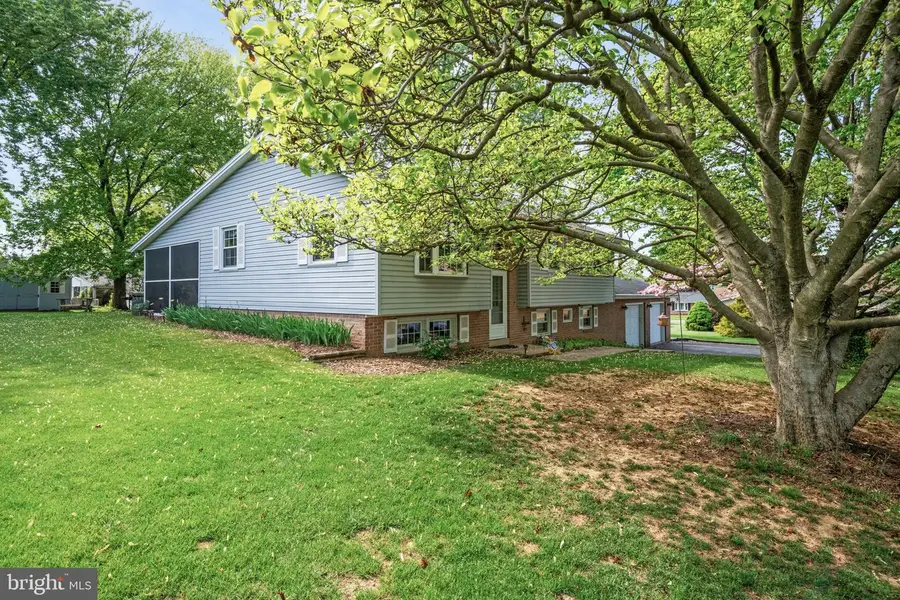 26 S Farmersville Rd, Leola, PA 17540 - #3