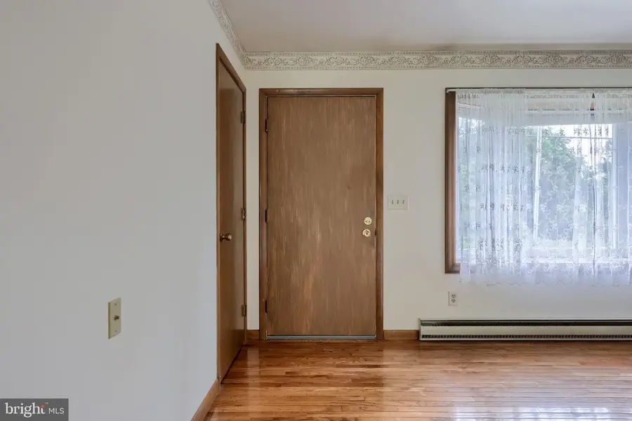 485 Summit Dr, Columbia, PA 17512 - #3