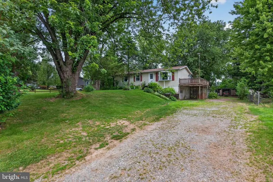 1048 Creek Rd, Manheim, PA 17545 - #3