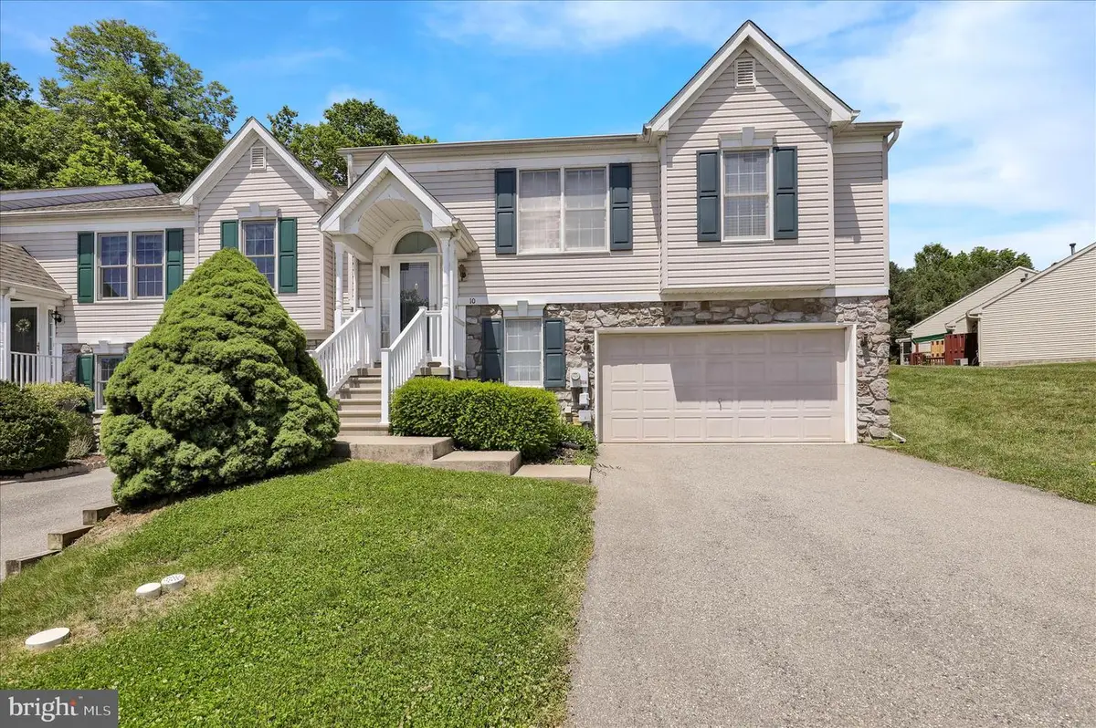 10 Creekside Dr, Millersville, PA 17551 - #1