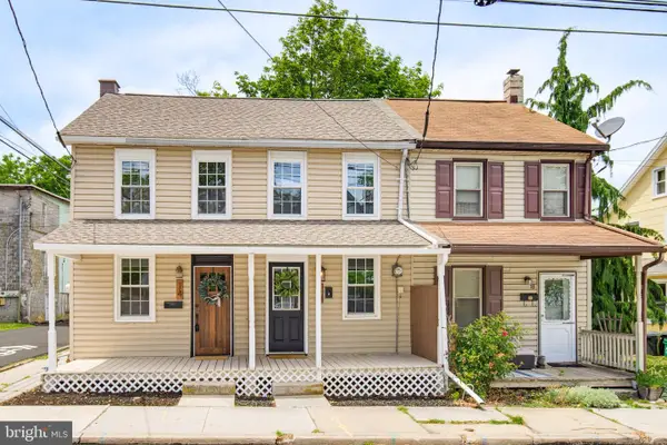 16 N Locust St, LITITZ, PA 17543