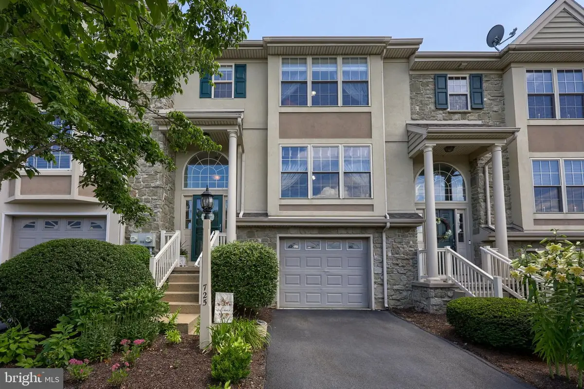 725 Skywalk Ln, Lancaster, PA 17601 - #1