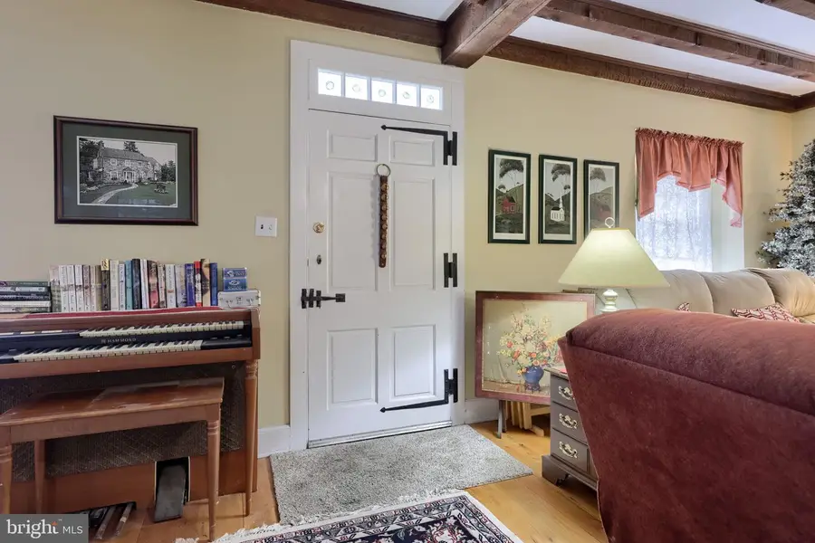 371 E Main St, New Holland, PA 17557 - #3