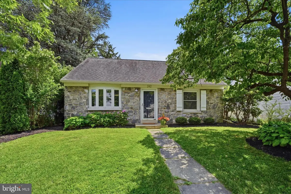 242 Elizabeth Dr, Lancaster, PA 17601 - #1