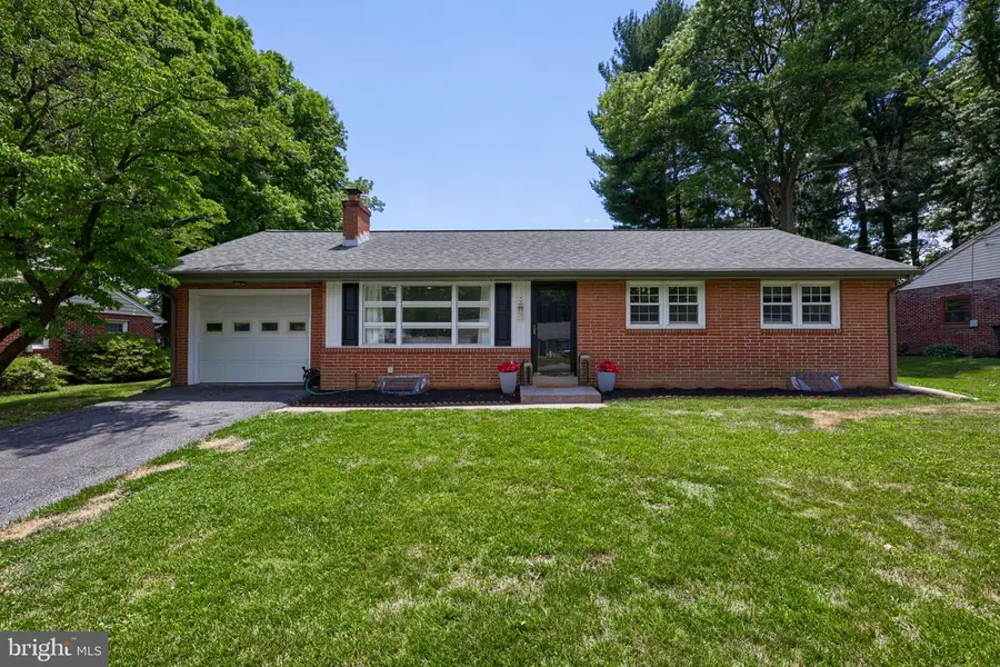 1602 Vista Rd, Lancaster, PA 17601 - #2