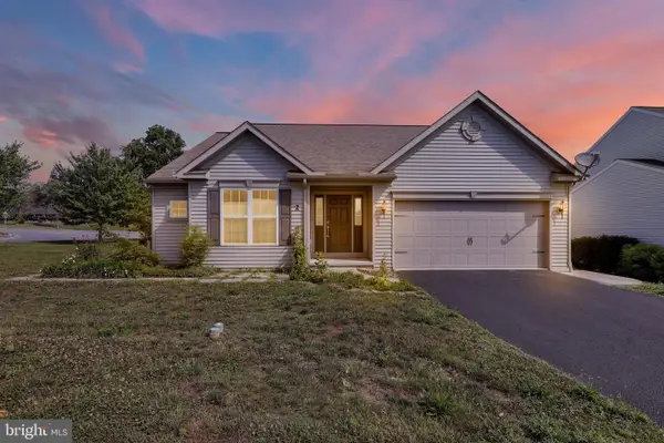 2 Rollingview Ln, DENVER, PA 17517
