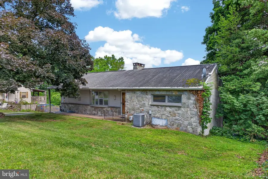 44 Peacock Dr, Lancaster, PA 17601 - #2