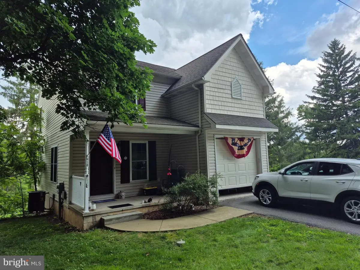 918 Chestnut St, Gap, PA 17527 - #1