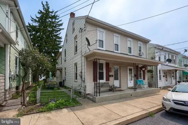 251 S Charlotte St, MANHEIM, PA 17545