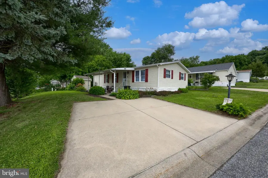 671 Lilac Dr, New Providence, PA 17560 - #3