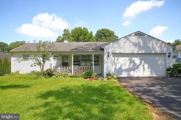 68 Pilgrim Dr, LANCASTER, PA 17603