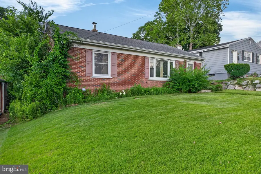 935 Wabank St, Lancaster, PA 17603 - #2
