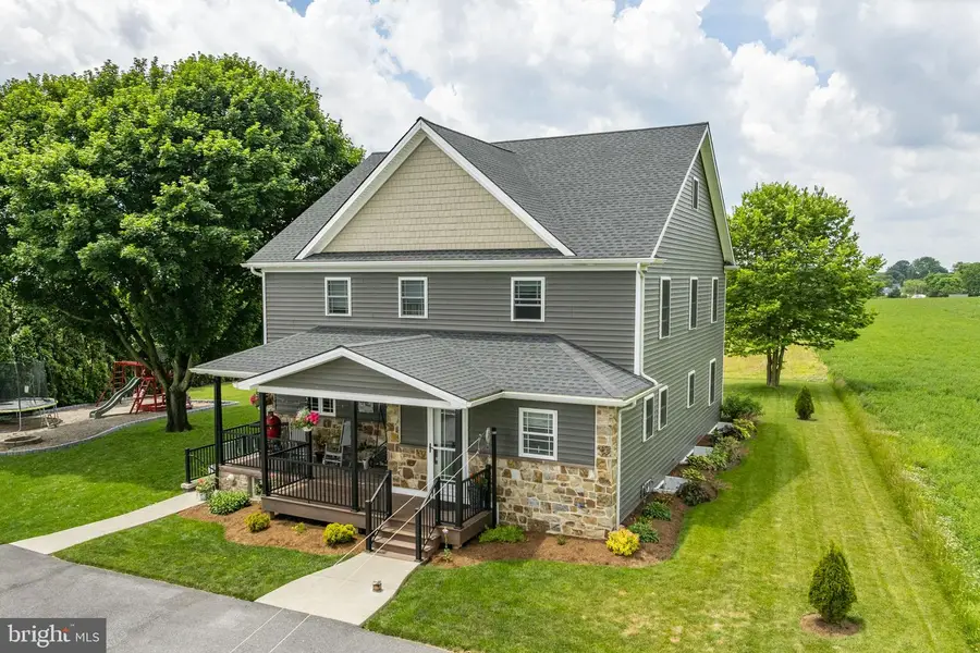 346 Lynwood Rd, Bird In Hand, PA 17505 - #2