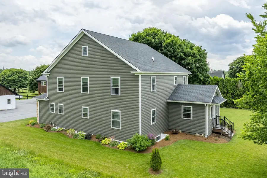 346 Lynwood Rd, Bird In Hand, PA 17505 - #3