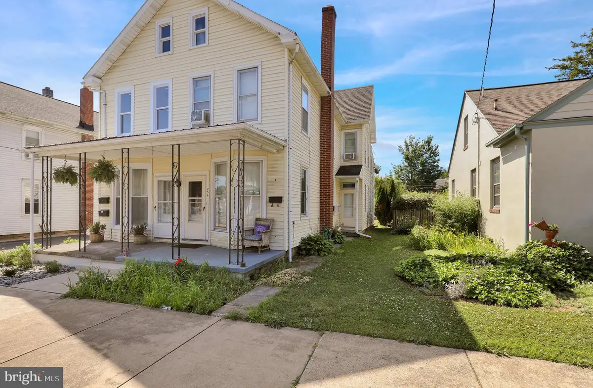 236 Church Ave, Ephrata, PA 17522 - #1