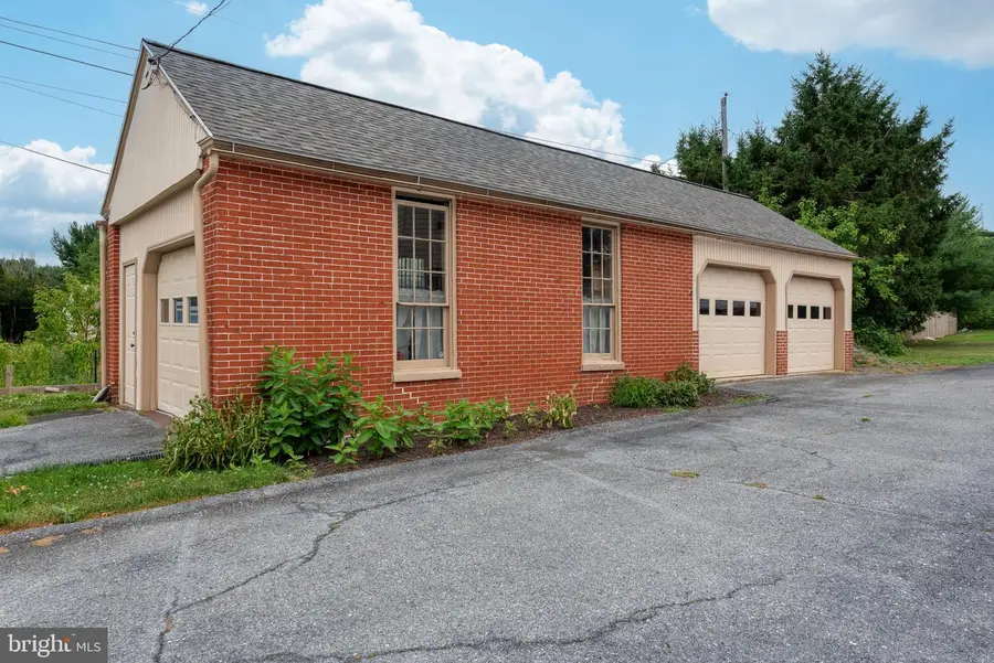 365 E Main St, Landisville, PA 17538 - #2