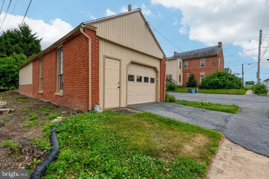 365 E Main St, Landisville, PA 17538 - #3