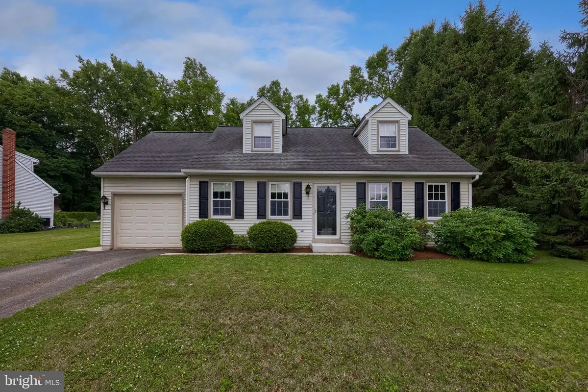 303 Parkwood Dr, Lancaster, PA 17603 - #1