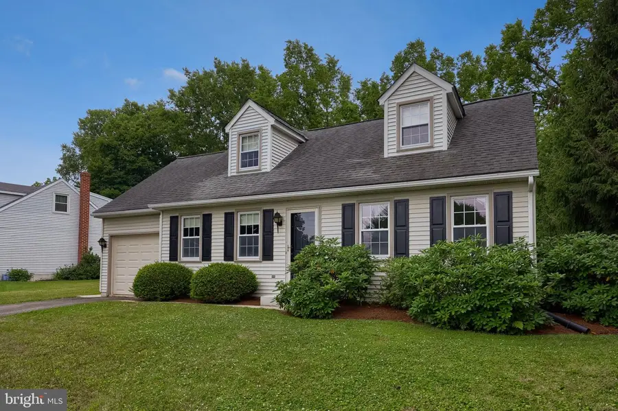 303 Parkwood Dr, Lancaster, PA 17603 - #3