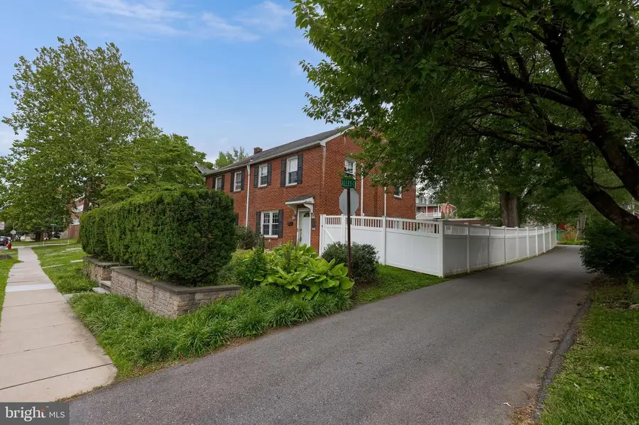 1040 E Orange St, Lancaster, PA 17602 - #3