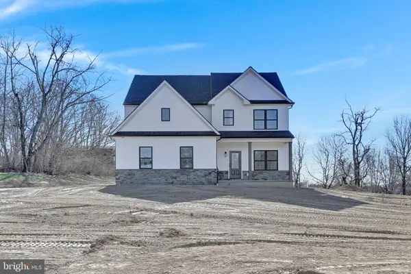 5784 Wild Lilac Dr, EAST PETERSBURG, PA 17520